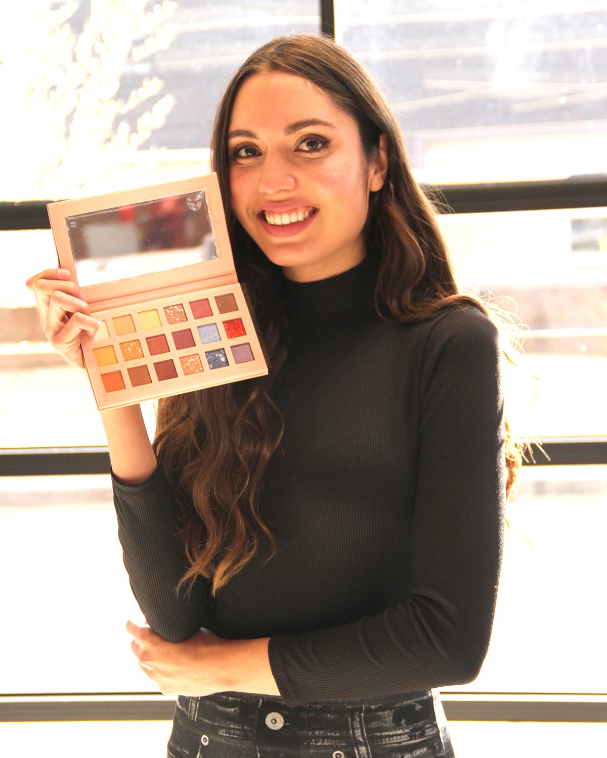 Fish Scale HD Eye Shadow Palette - Aura Glow