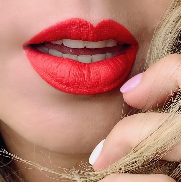 SG Matte Lipstick 32 - Aura Glow